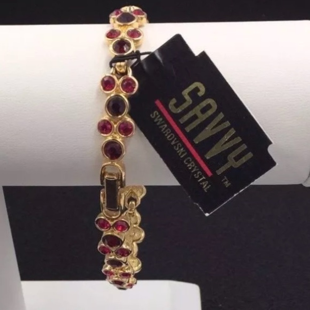 🆕 SWAROVSKI SAVVY SIGNED CRYSTAL BRACELET